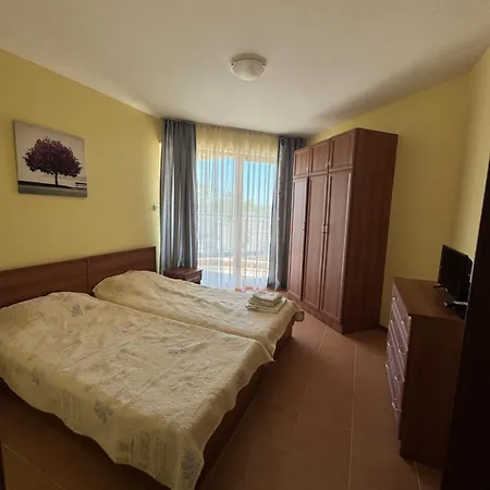 Menada Amadeus 1 Apartments, Sunny * סאני ביץ'